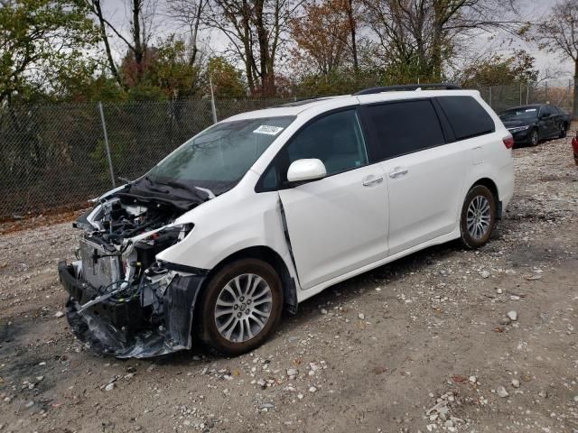 2020 Toyota Sienna XLE