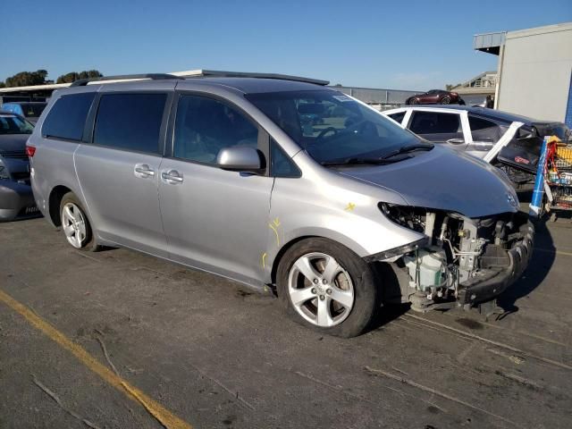 2017 Toyota Sienna LE