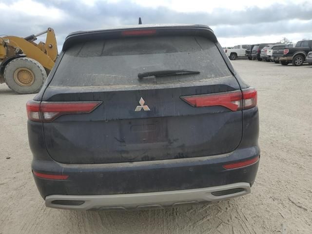 2023 Mitsubishi Outlander SE