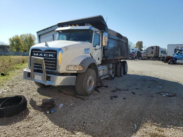 2018 Mack 800 GU800