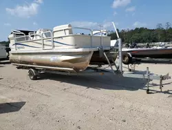 Salvage boats for sale at Greenwell Springs, LA auction: 2006 Sweetwater Pontoon