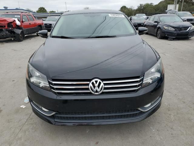 2012 Volkswagen Passat SEL