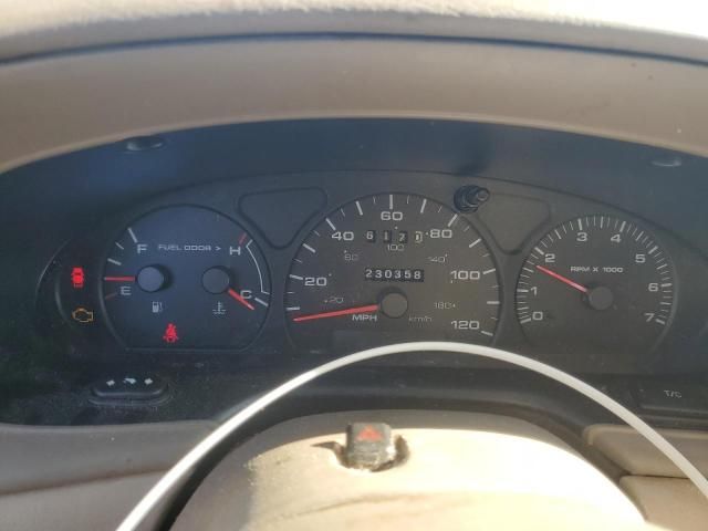 2003 Ford Taurus SE