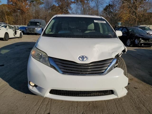 2011 Toyota Sienna XLE