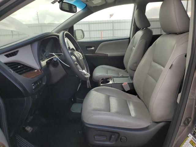 2017 Toyota Sienna XLE