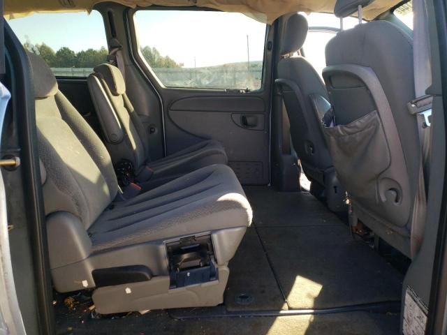 2005 Chrysler Town & Country LX