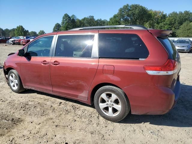 2013 Toyota Sienna LE