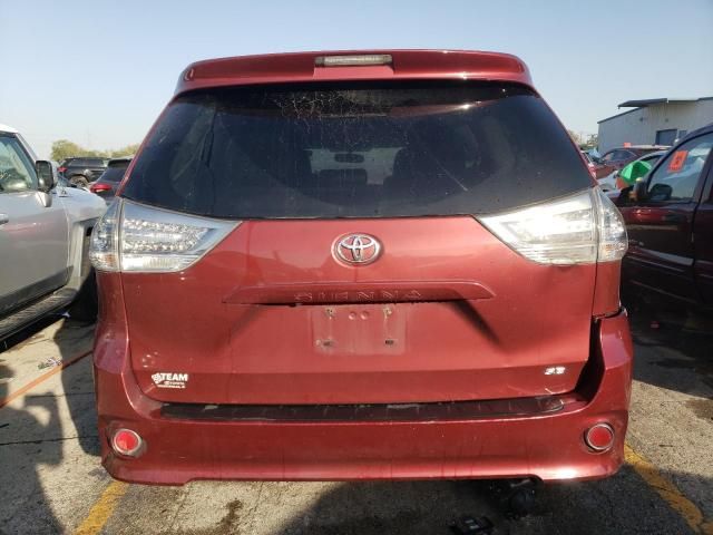 2015 Toyota Sienna Sport