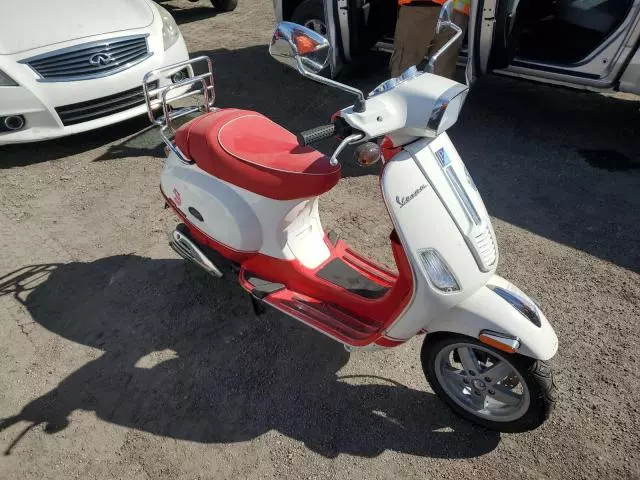 2011 Vespa LX 50