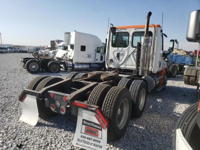 2010 Freightliner Cascadia 125