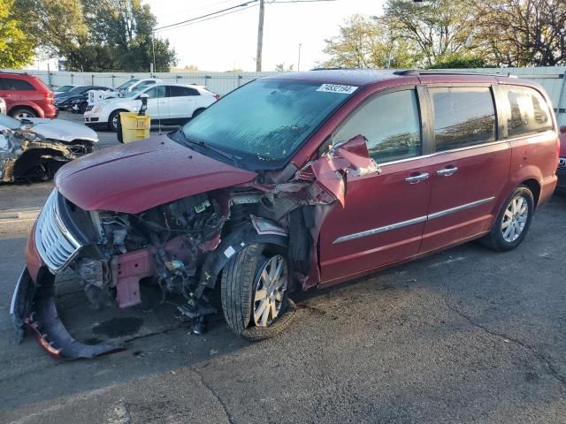 2012 Chrysler Town & Country Touring L