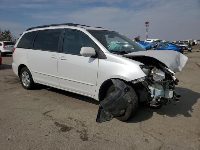 2004 Toyota Sienna XLE