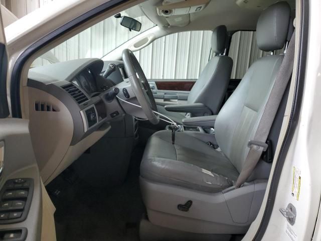 2010 Chrysler Town & Country Touring