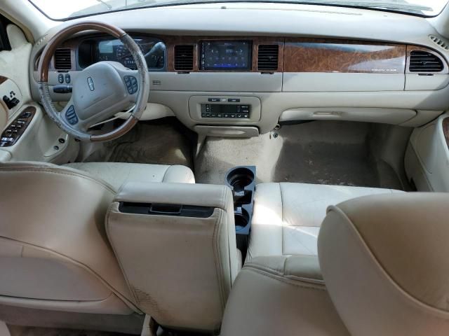 2002 Lincoln Town Car Signature