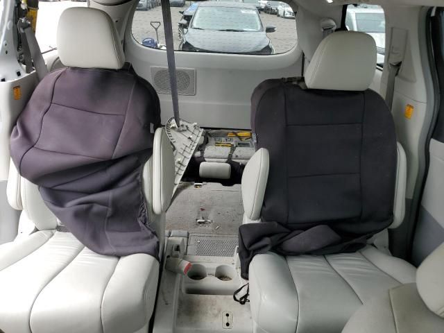 2011 Toyota Sienna XLE