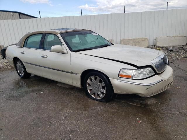 2004 Lincoln Town Car Ultimate