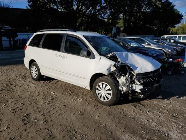 2004 Toyota Sienna CE