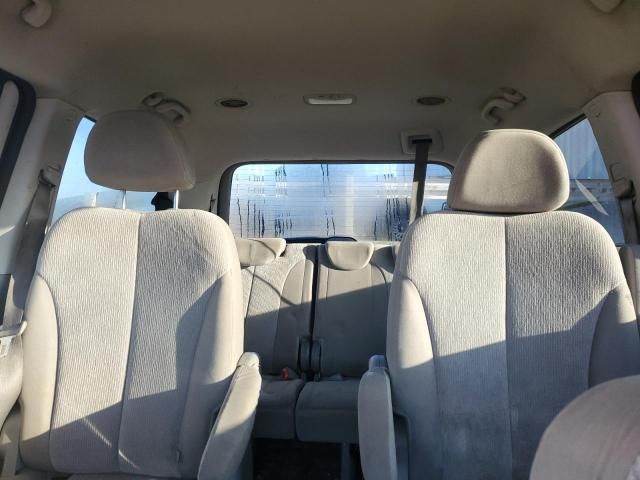 2011 KIA Sedona LX