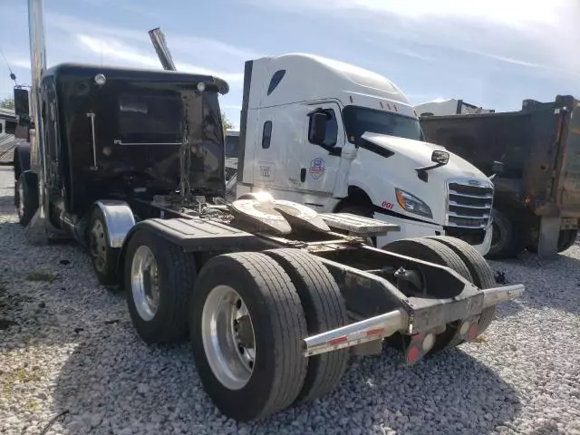 2019 Peterbilt 389