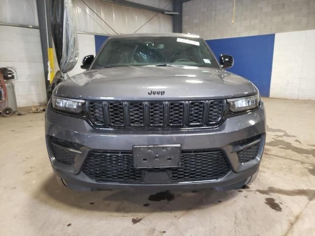 2022 Jeep Grand Cherokee Laredo