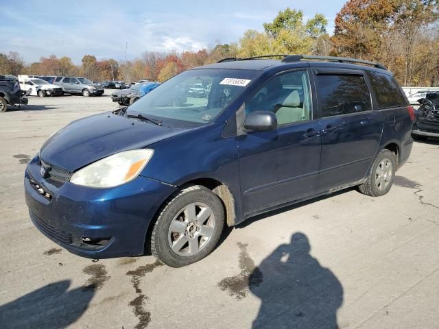 2004 Toyota Sienna CE