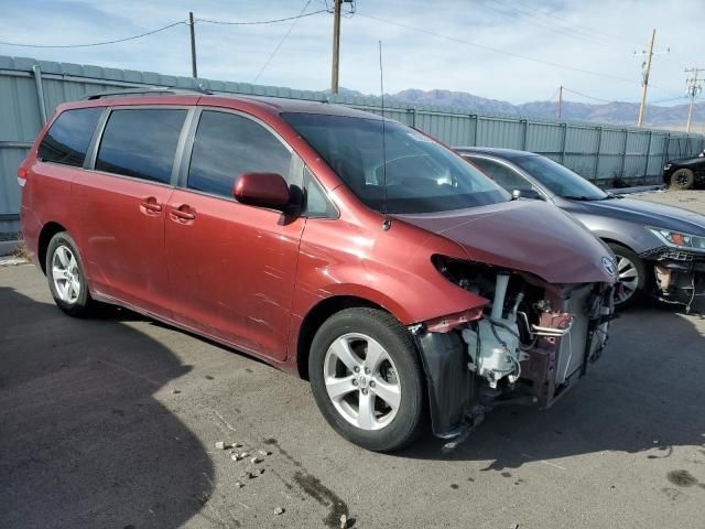 2013 Toyota Sienna LE