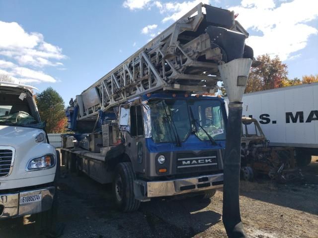 2018 Mack 600 MRU600