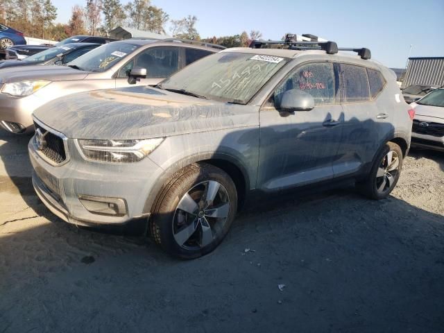 2021 Volvo XC40 T5 Momentum