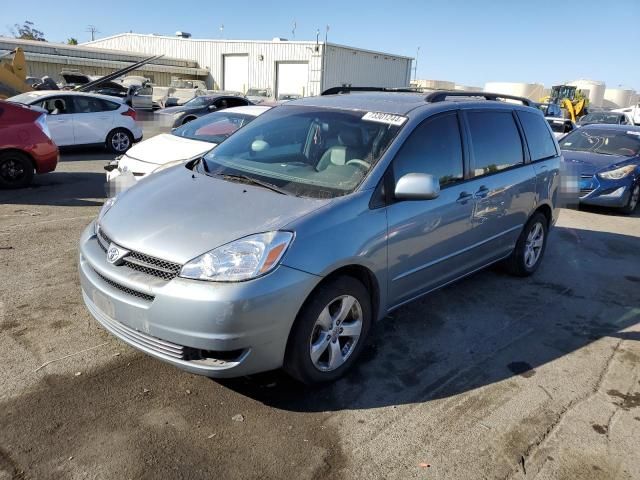 2004 Toyota Sienna XLE