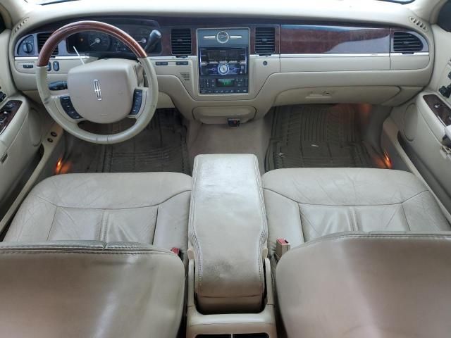 2007 Lincoln Town Car Signature Limited