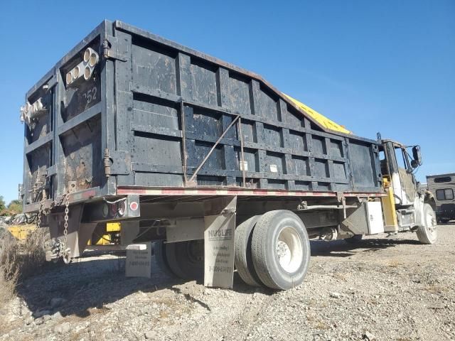 2004 Freightliner Medium Conventional FL70