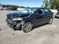 KIA Vehiculos salvage en venta: 2010 KIA Forte SX