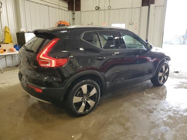 2021 Volvo XC40 T5 Momentum