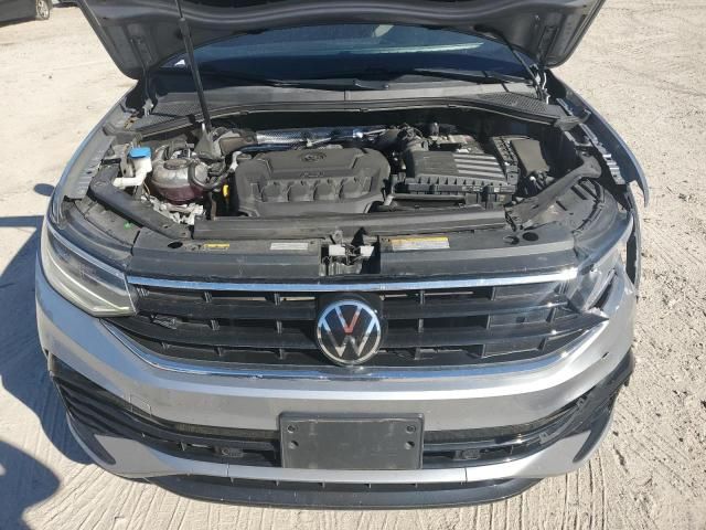 2022 Volkswagen Tiguan SE R-LINE Black