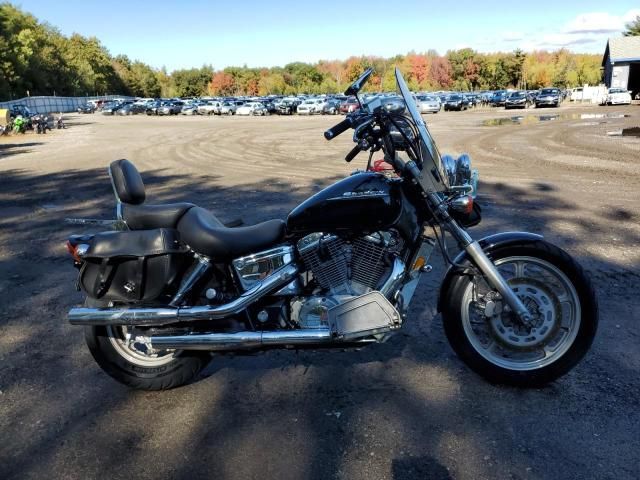 2004 Honda VT1100 C