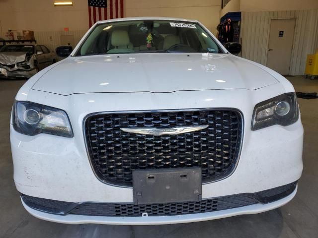 2018 Chrysler 300 Touring