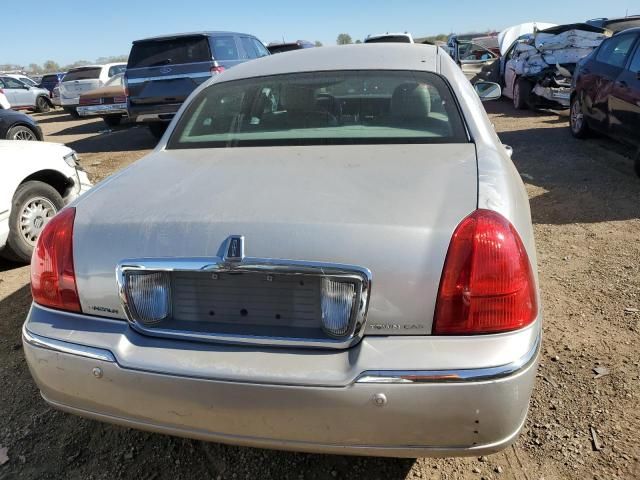 2004 Lincoln Town Car Executive