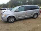 2014 Chrysler Town & Country Touring L