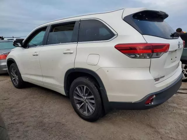 2017 Toyota Highlander SE