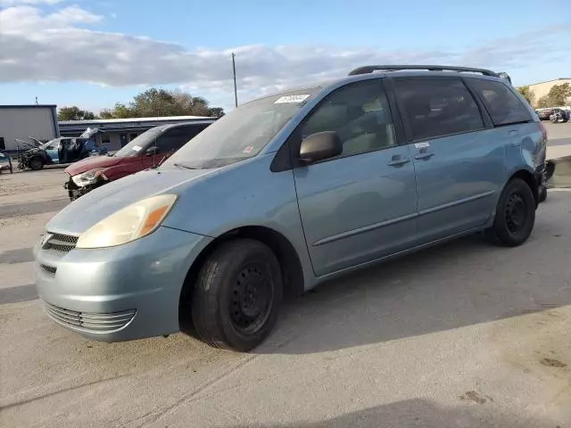 2005 Toyota Sienna CE