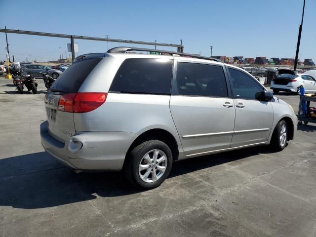 2004 Toyota Sienna CE