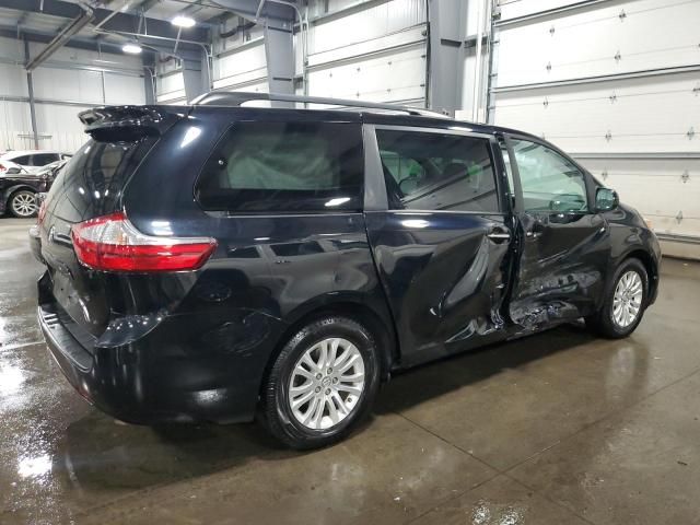 2017 Toyota Sienna XLE