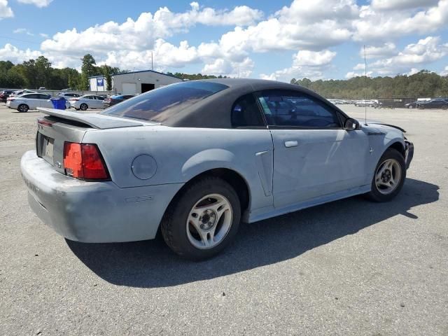 2000 Ford Mustang