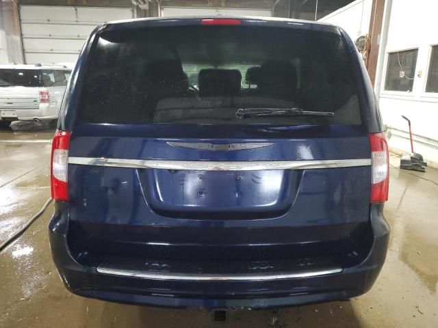 2013 Chrysler Town & Country Touring L