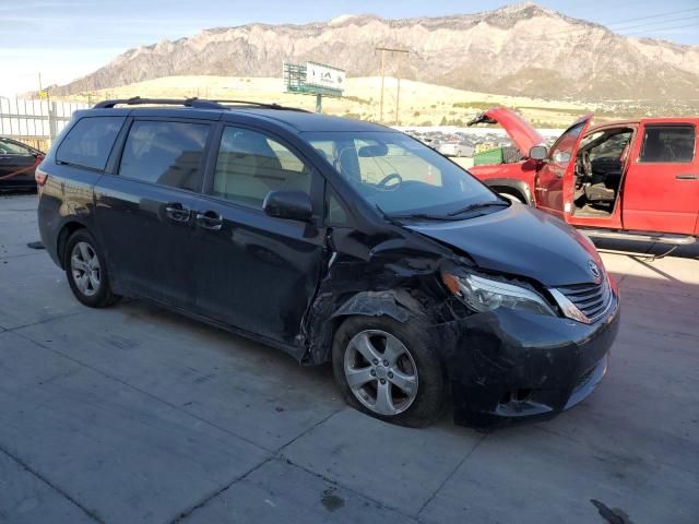 2017 Toyota Sienna LE