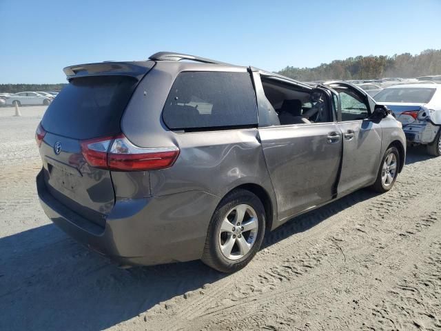 2016 Toyota Sienna LE