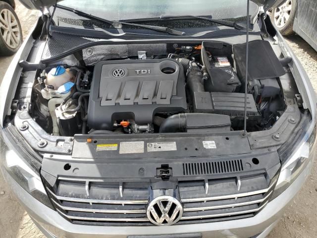 2013 Volkswagen Passat SE