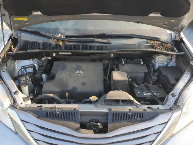 2016 Toyota Sienna XLE