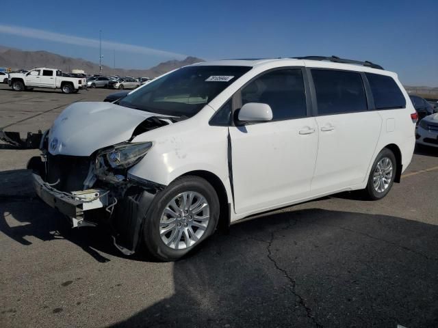 2011 Toyota Sienna XLE