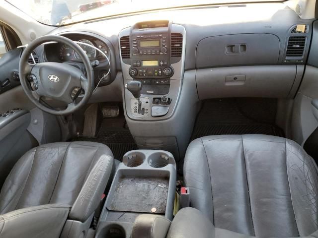 2008 Hyundai Entourage GLS